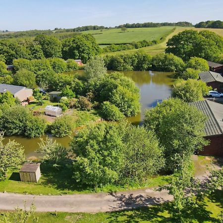 Braeburn Lodge Winkleigh Exterior foto